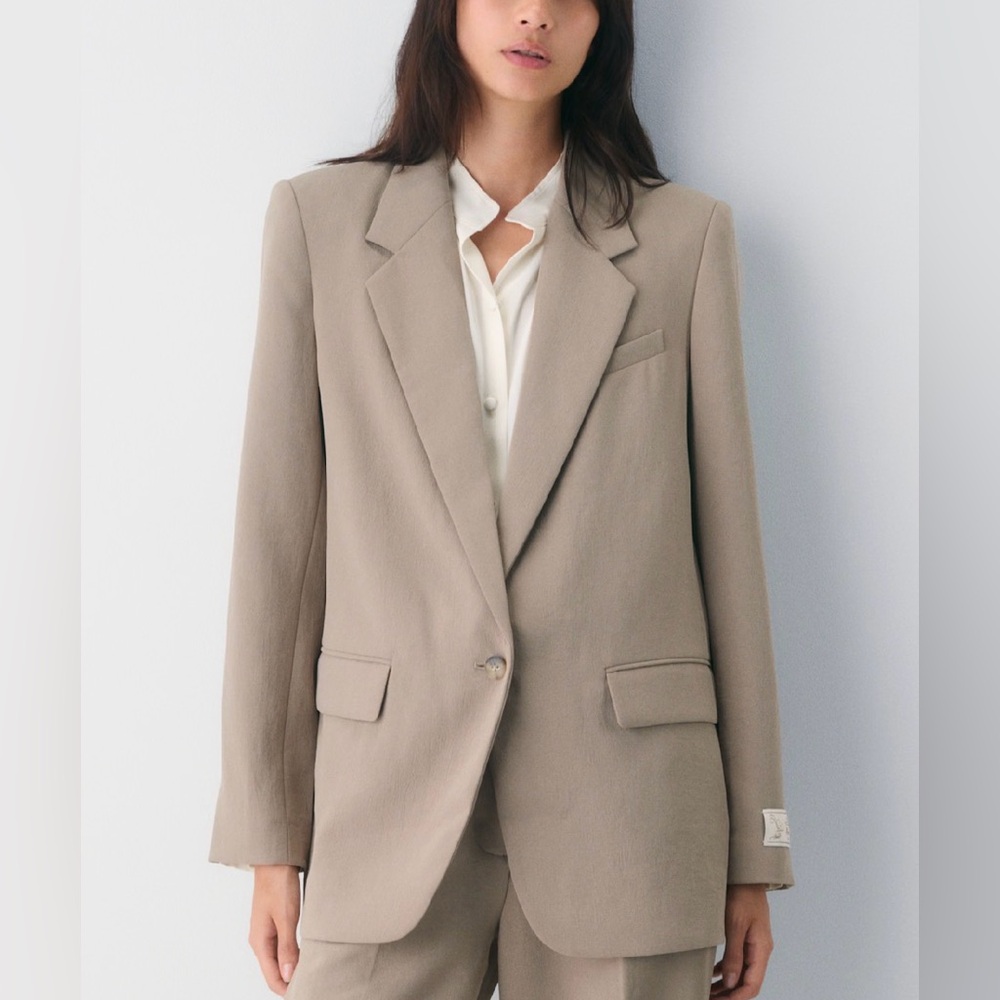 Aritzia Tan Blazer